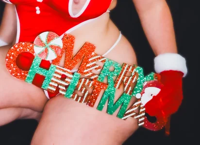 JuliaFrancaise 🫣🤭 Extrait Calendrier de l’avent - Décembre 2025 Pic 2