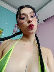 Cinthya-Gomez6 green day 💚💚 Pic 5