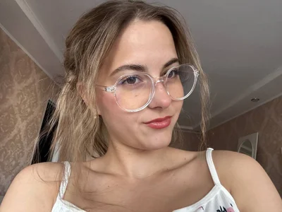 CarolannMirjah rate my glasses🧐 Pic 4