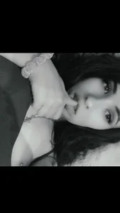 saidaskye black and white Poză 4