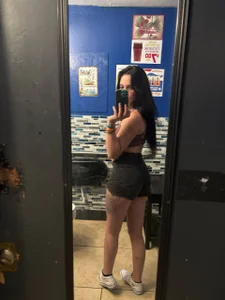 ahungkittykatAt the bar before the nudes 🤫 Bild 6