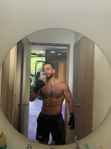 _adamcoper_Mirror selfies📸 Bild 6