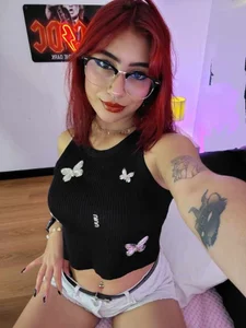 Sarah_Lark- Public Gambar 3