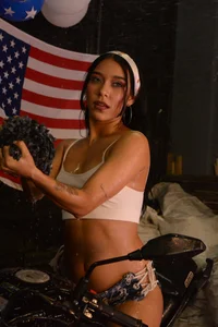 AmaliaCrus Stars, stripes… and a little bit of spice 😘🎆 Pic