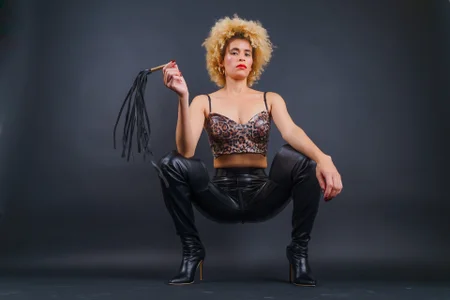 AlexaDuque34 Alexa’s Control صورة واحدة|AlexaDuque34 Alexa’s Control صورتان|AlexaDuque34 Alexa’s Control  3 صور|AlexaDuque34 Alexa’s Control  3 صورة