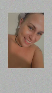 UrMilfy01 Public Pic 4