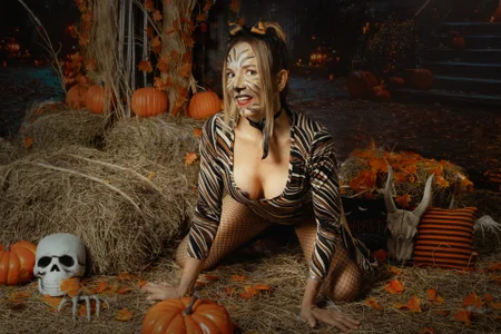 CATIAJONES Happy Halloween 🎃😈🔥 Foto 5