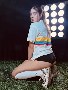 💋 The match starts... will you join? ⚽ od mia_desiring  3 snímek