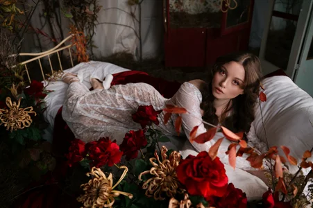 KeiraAstiのA Bite of Timeless Beautyの枚の写真