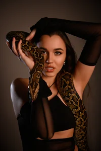 The snake Lady de Sweet_haeven  3 photos