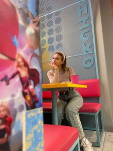 TaiteBayles café trip Pic