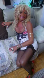 Anjela30 re moi Foto