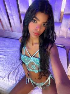 BriannaRosesのsweet cinnamon skinの 2枚の写真