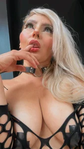 EvaBellucci_ Look me Foto 8