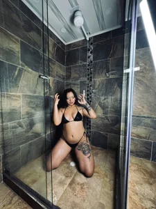 victoriia_thompson I'm sure you'd love to take a shower with me. 😋 Pic 5