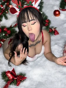Merry Christmas guys 🎄🎁 de king_lovely_hornyy  3 Imagens