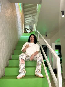 Emmy-Russo Public Foto