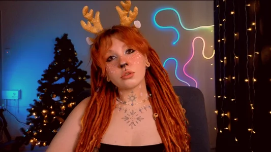 The_Full_Red_MoonのThe Christmas Fawn🎄の 2枚の写真