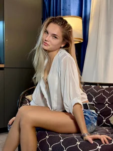 JulieLupolove this top Bild