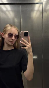 Lili_Lucky Public Pic 3