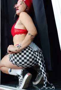 Issexxxy Public Pic 7