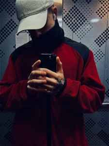 TalkingHead_0_ Public Pic 5