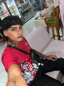 devilish_hekate look at me зображення