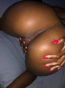 Booty_Queen9 Public Pic 8