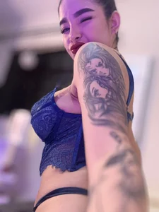 Amy_ruizz Sweet, submissive, and so provocative… will you make me yours today? 👅💙🍒🙈 Immagine  5