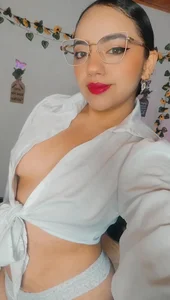 emiily_curly 🤍 Εικόνα 2