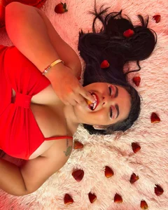 EmmaSymon Valentine's day Pic 6