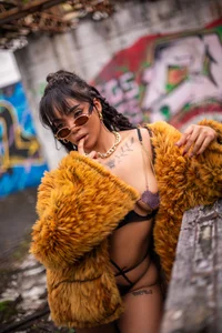 SarahLynn7 LADY IN COAT зображення 4