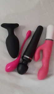 SexxyPamelaのlovense vibratorsの枚の写真