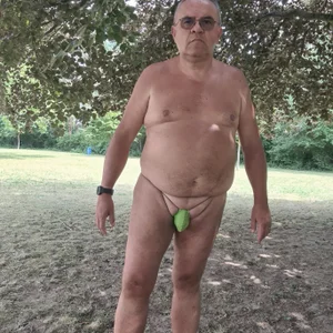 Microstringer64 sexy im Freibad Hình 5