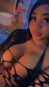 KimberlyBigBoobs Beautiful moon Pic 5