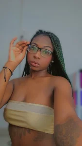 IvonneMorris Sexy girl with glasses💋 Pic 2