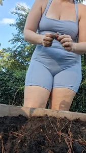 Gardening od Emily33333  4 snímek