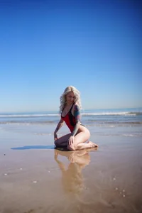 SugarSpiceBlonde Roller skate Pic