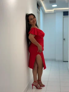 AlessandraLeroy passion red  4টি ছবি