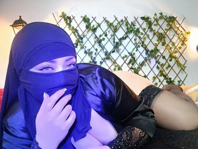 Be good boy and obey your mistress ;) de zahra_Jalid Foto 3