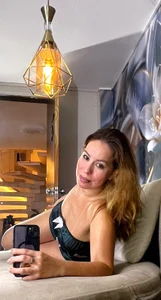 scarlette69 SNEAKERS AND SENSUALITY😏 รูป 