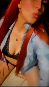 Perla_Franco Tú allá con ganas de besarme y yo aquí con la boca llena de ansiedad por tus besos.s Bilde 2