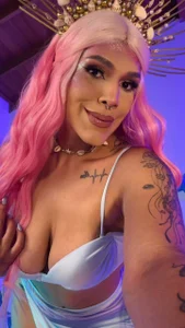 SarahYates the charm that undresses you Pic 2