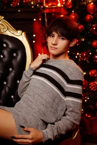 MathiasGreen_ Merry Christmas 2025  5টি ছবি