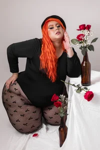 aandreaperez Between petals and curves🌹 Pic 6