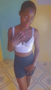 Lesley_pinkie Public Pic