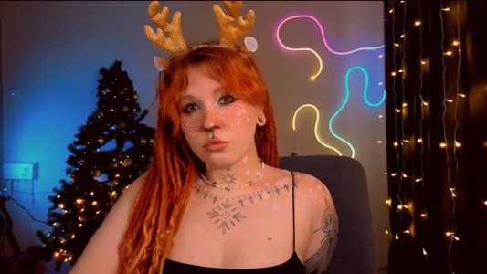 The_Full_Red_MoonのThe Christmas Fawn🎄の 3枚の写真