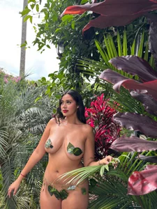AmbarJames_ Garden desires Hình 4