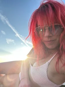 LuanaRedCherry Public Pic 4