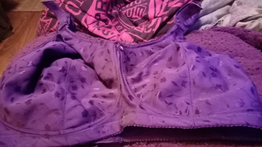 Used bra 2 de Alli_Kat  Imagens